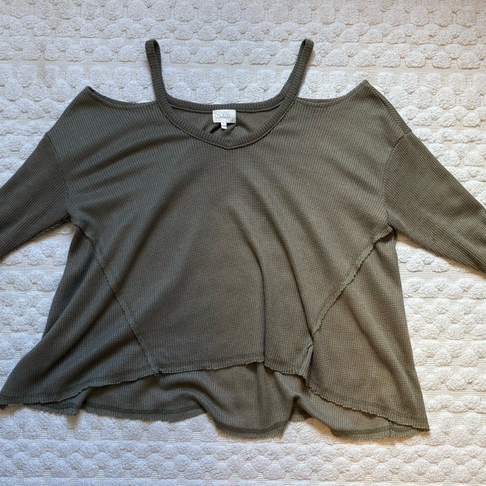 Anthropologie olive green “cold shoulder” light sweater. Size M.